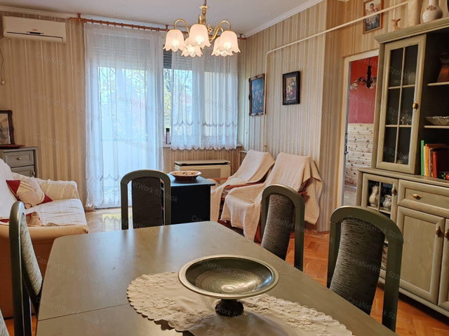 Eladó téglalakás, Szolnokon 41.9 M Ft, 3 szobás