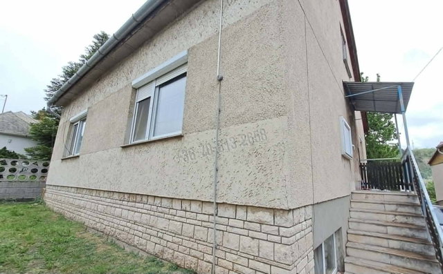 Eladó családi ház, Lábatlanon 59 M Ft, 3 szobás
