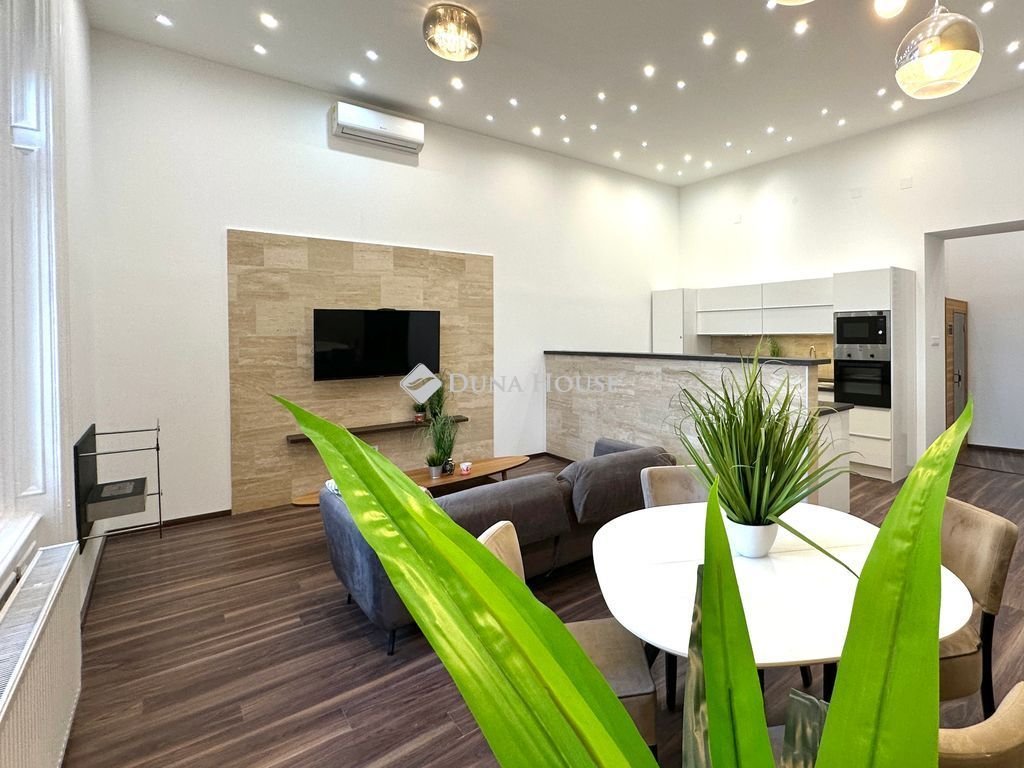 3 bed · 85m² · 625.000 ft