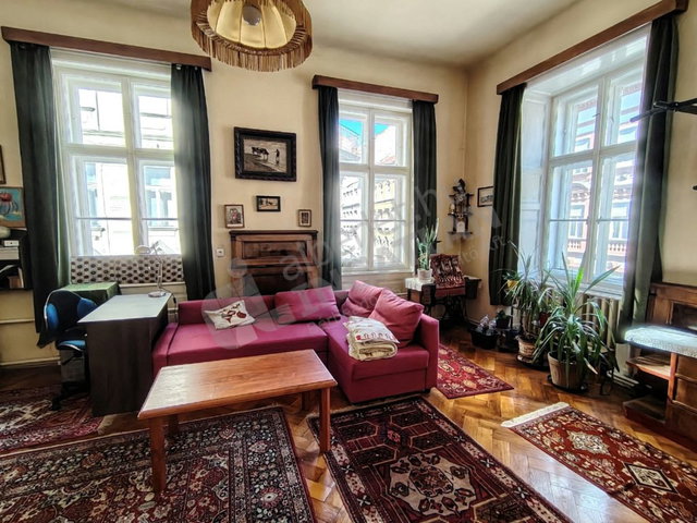 Kiadó téglalakás, albérlet, Budapesten, VI. kerületben