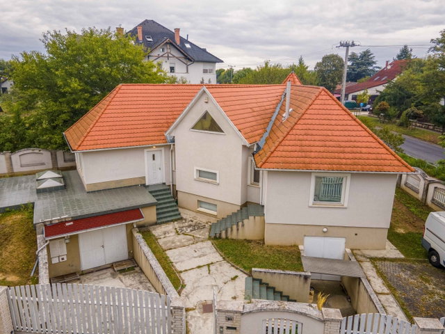 Eladó családi ház, Csömörön, Viola utcában 269.9 M Ft