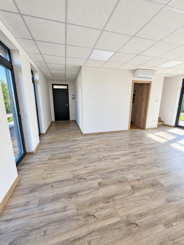 Kiadó iroda, Tatabányán 320 E Ft / hó, 3 szobás