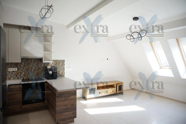 Kiadó téglalakás, albérlet, Szegeden 300 E Ft / hó, 2 szobás