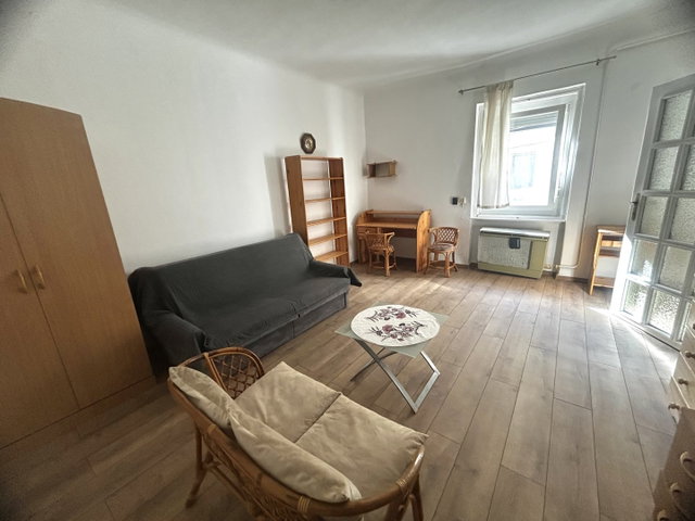 Kiadó téglalakás, albérlet, Szegeden, Szentháromság utcában