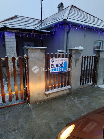 Eladó családi ház, Ercsiben, Gárdonyi Géza utcában 34.9 M Ft