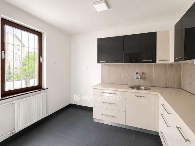 Eladó téglalakás, Budapesten, VIII. kerületben 89.9 M Ft
