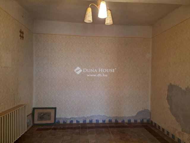 Eladó családi ház, Csávolyon 15.8 M Ft, 3 szobás