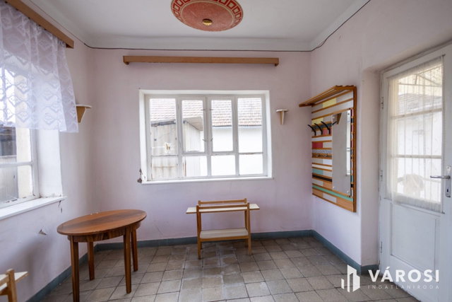 Eladó családi ház, Kisteleken 35 M Ft, 3 szobás
