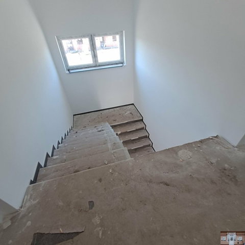 Eladó téglalakás, Mendén 79.9 M Ft, 1+3 szobás