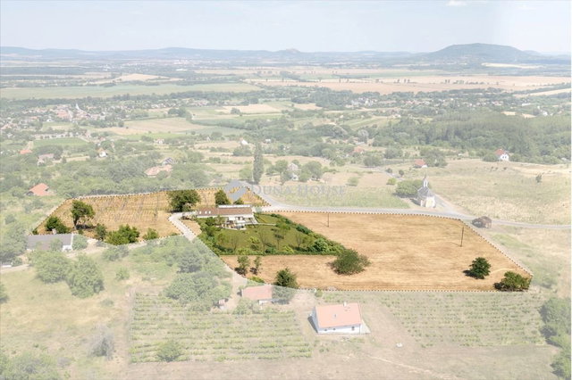 Eladó telek, Lesenceistvándon 116.378 M Ft / költözzbe.hu