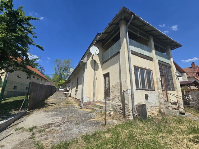 Eladó családi ház, Balatonkenesén 48 M Ft, 6+4 szobás