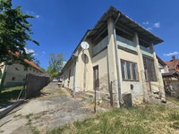 Eladó családi ház, Balatonkenesén 48 M Ft, 6+4 szobás