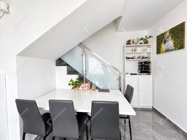 Eladó családi ház, Várpalotán 79.9 M Ft, 4 szobás