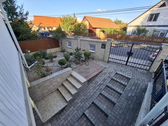 Eladó ikerház, Albertirsán 95 M Ft, 6 szobás