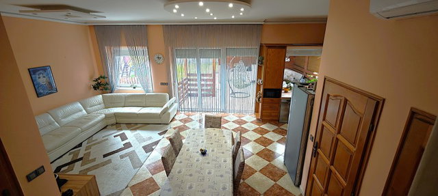 Eladó családi ház, Halásztelken 126.9 M Ft, 7 szobás