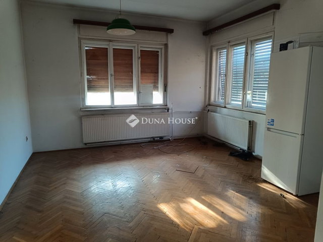 Eladó családi ház, Budapesten, III. kerületben 295 M Ft