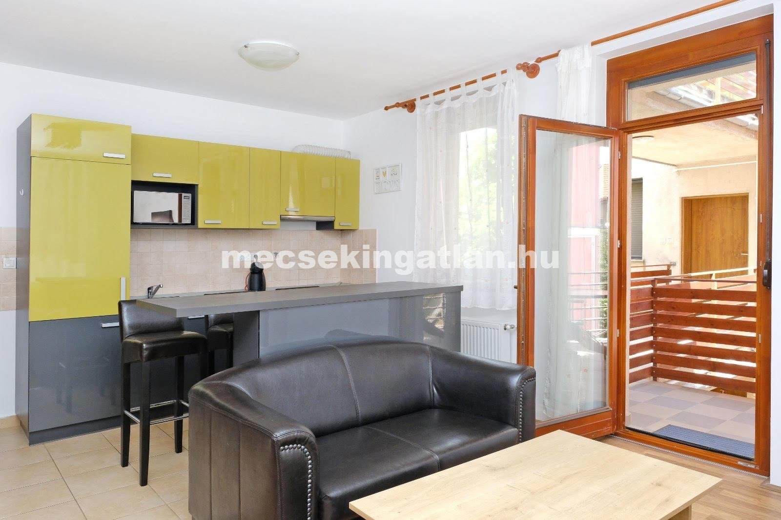 1 bed · 44m² · 215.000 ft