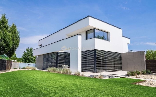 Eladó ikerház, Debrecenben 329.9 M Ft, 4 szobás