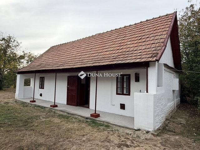 Eladó családi ház, Pándon 23.9 M Ft, 1 szobás