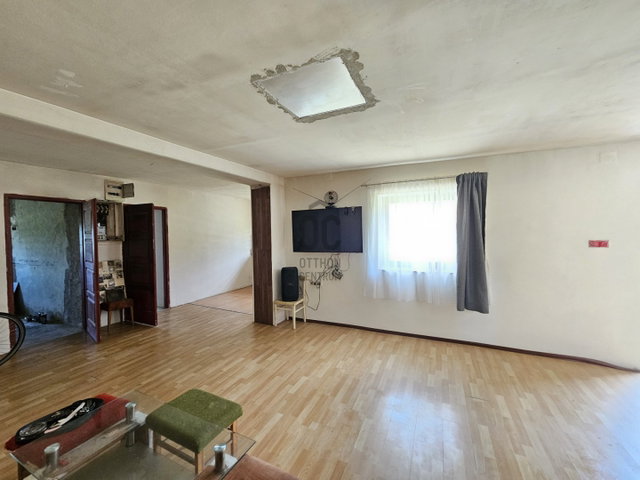 Eladó családi ház, Halastón 13.8 M Ft, 2 szobás