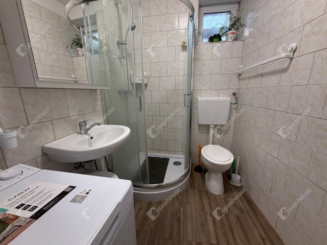 Eladó téglalakás, Keszthelyen 26.5 M Ft, 2 szobás