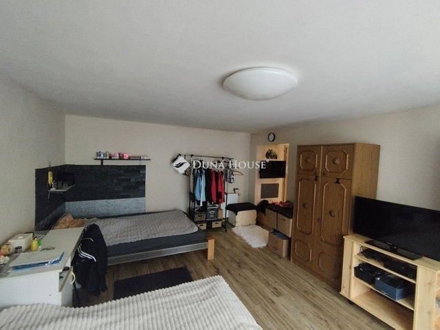 Eladó téglalakás, Oroszlányban 37.99 M Ft, 2 szobás