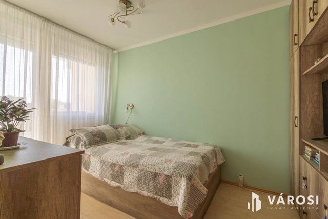 Eladó panellakás, Szegeden 45 M Ft, 2 szobás