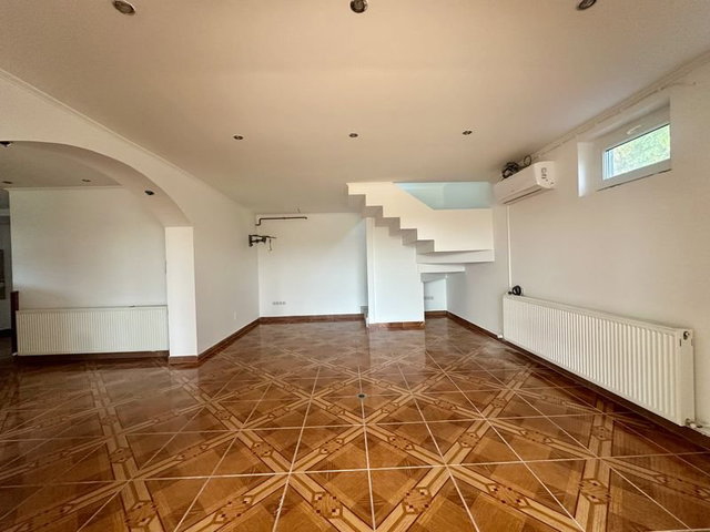 Eladó családi ház, Ercsiben 69.9 M Ft, 6 szobás