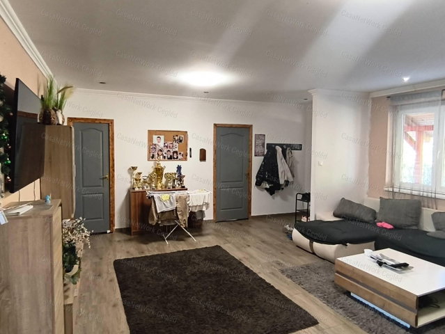 Eladó családi ház, Tápiószelén 59.9 M Ft, 5 szobás