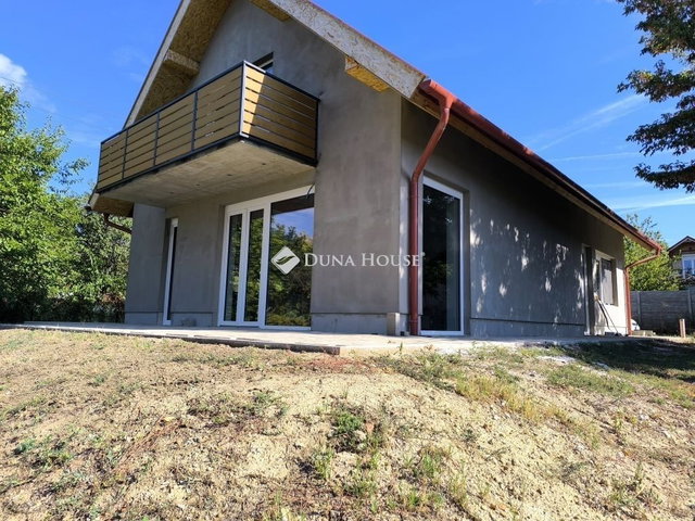 Eladó családi ház, Csömörön 175 M Ft, 4 szobás
