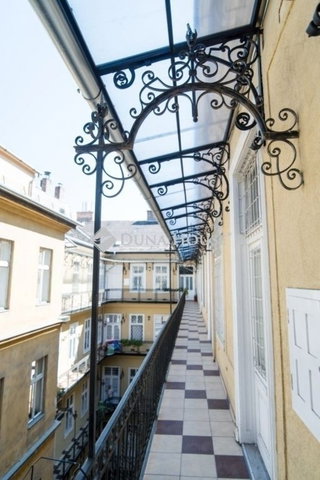 Eladó téglalakás, Budapesten, II. kerületben 90 M Ft, 2 szobás