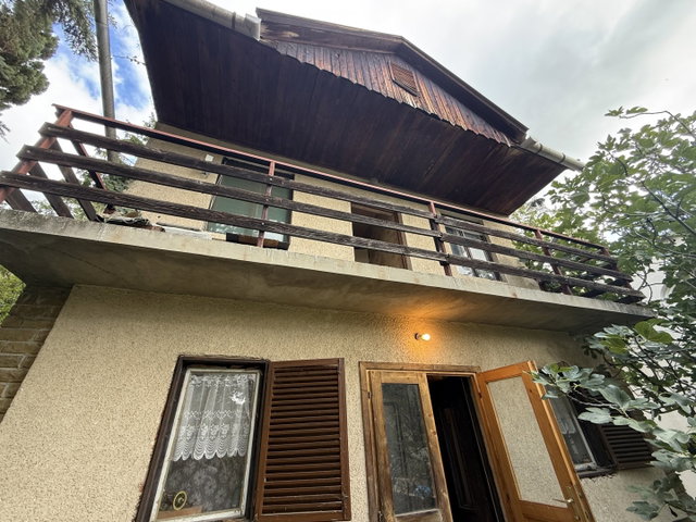 Eladó nyaraló, Kesztölcön, Gertrúd utcában 26.9 M Ft, 2 szobás