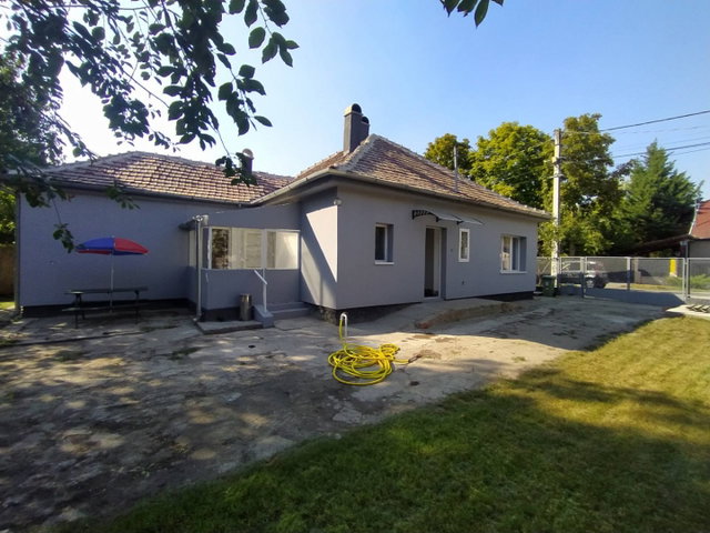 Eladó családi ház, Gödön 94.9 M Ft, 3 szobás