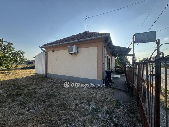 Eladó családi ház, Besenyőtelken 37 M Ft, 3 szobás