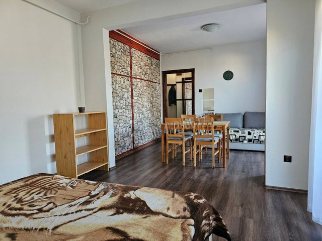 Eladó panellakás, Egerben 32.9 M Ft, 1 szobás