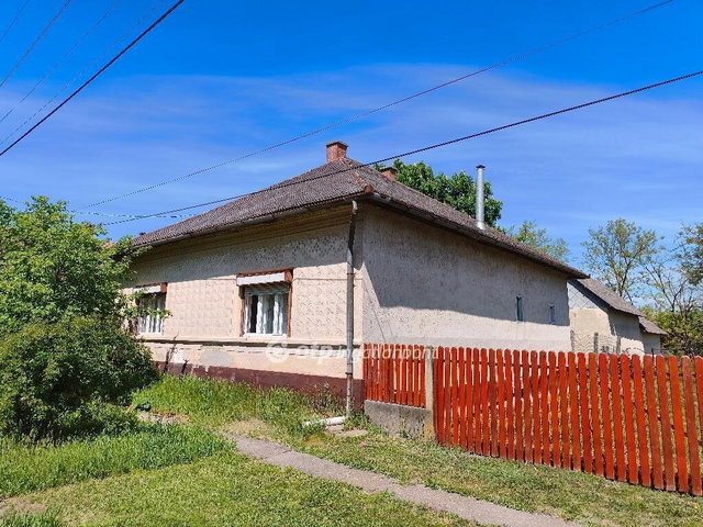 Eladó családi ház, Nagyivánon 9 M Ft, 2+1 szobás