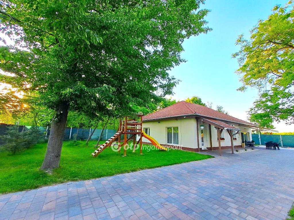 3 bed · 95m² · 68.900.000 ft