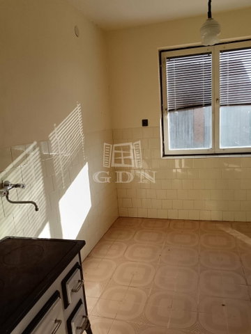 Eladó családi ház, Szőcén 37 M Ft, 4 szobás