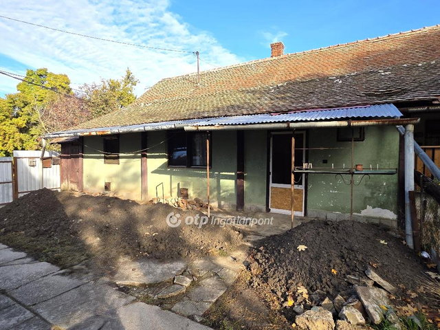 Eladó téglalakás, Mezőtúron 12.5 M Ft, 1+1 szobás