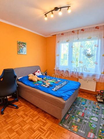 Eladó panellakás, Győrött, Attila utcában 49.9 M Ft, 2 szobás