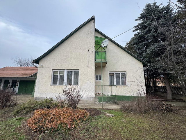 Eladó családi ház, Tiszafüreden 42 M Ft, 4 szobás