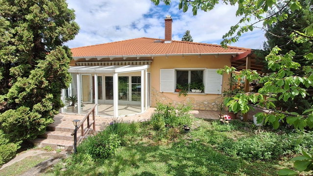 Eladó családi ház, Mogyoródon 189.9 M Ft, 4 szobás