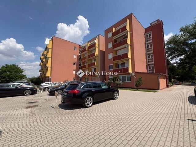 Eladó panellakás, Kecskeméten 49.8 M Ft, 2 szobás