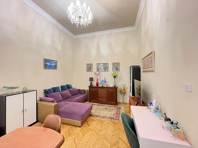 Eladó téglalakás, Budapesten, VI. kerületben, Hunyadi téren