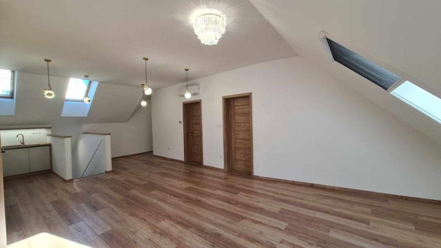 Eladó téglalakás, Győrött 126.95 M Ft, 4 szobás