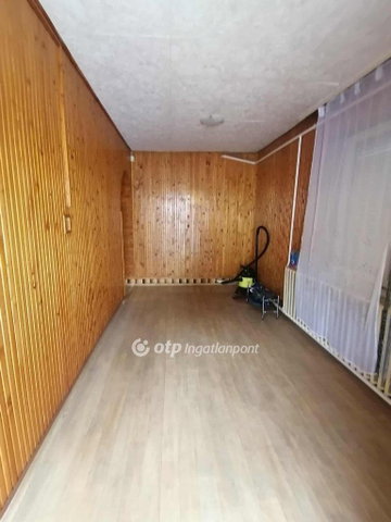 Eladó családi ház, Tabdin 19.9 M Ft, 4+1 szobás