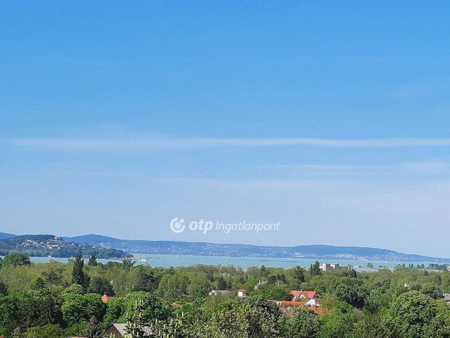 Eladó téglalakás, Balatonföldváron 49 M Ft, 2+1 szobás