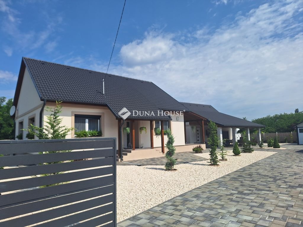 Mezogazdasagi ingatlan · 3 hálószoba · 158 m² · 180.000.000 Ft