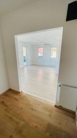 Kiadó téglalakás, albérlet, Komáromban 255 E Ft / hó, 4 szobás