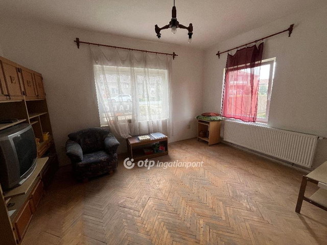Eladó ikerház, Mélykúton 21 M Ft, 3 szobás